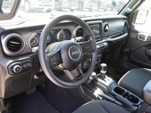 Used 2022 Jeep Wrangler Unlimited Sport AWD/4WD image 17