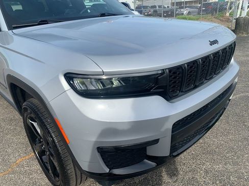 Used 2024 Jeep Grand Cherokee L Limited w/ Black Appearance Package image 35