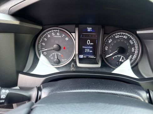 Used 2017 Toyota Tacoma TRD Off-Road w/ Tow Package image 20