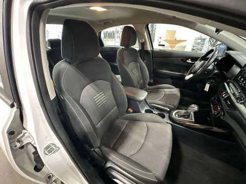 Used 2019 Kia Forte S FWD image 32