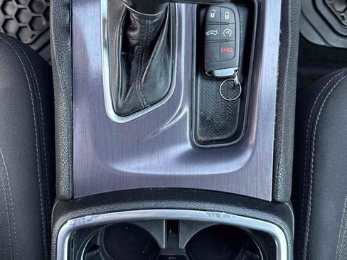 Used 2015 Dodge Charger SE w/ Sport Appearance Group RWD image 31