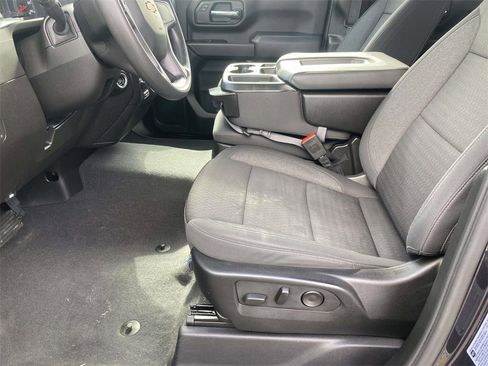 Used 2024 Chevrolet Silverado 2500 Custom w/ Custom Value Package image 16