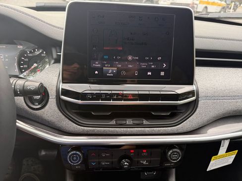 New 2026 Jeep Compass Latitude image 24