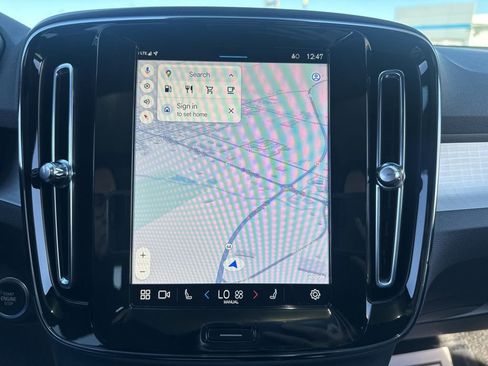 Used 2024 Volvo XC40 B5 Core image 34