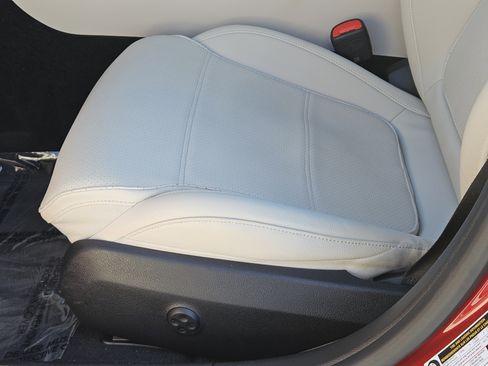 Used 2023 Mercedes-Benz C 300 Sedan image 25