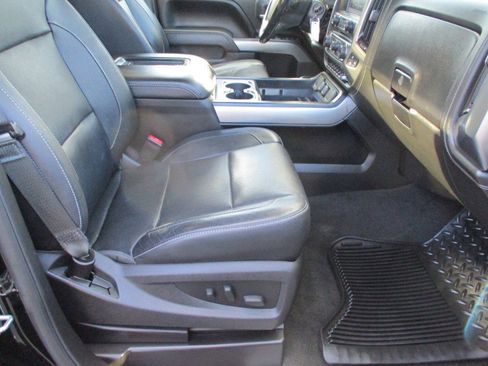 Used 2016 Chevrolet Silverado 2500 LTZ w/ LTZ Plus Package image 19