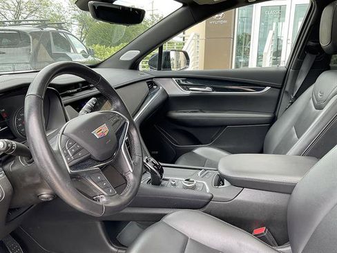 Used 2024 Cadillac XT5 Premium Luxury w/ Technology Package AWD/4WD image 2