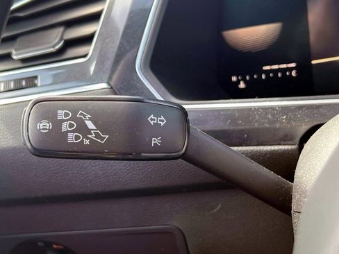 Used 2022 Volkswagen Tiguan SE R-Line image 24