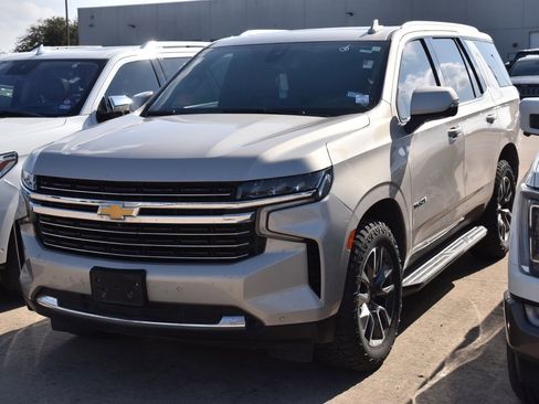 Used 2022 Chevrolet Tahoe LT w/ Luxury Package image 2