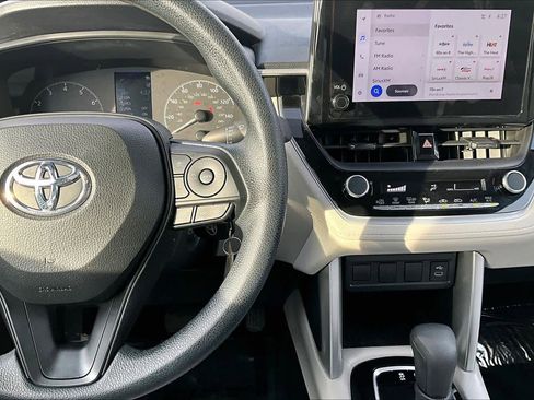 Used 2023 Toyota Corolla Cross L image 24