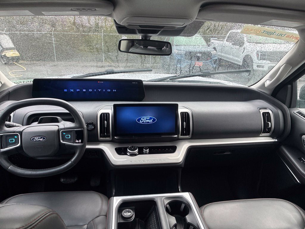 Used 2025 Ford Expedition Max Active AWD/4WD image 5