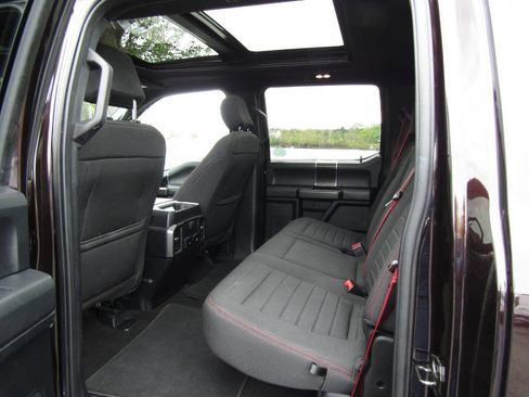 Used 2019 Ford F150 XLT w/ Equipment Group 302A Luxury AWD/4WD image 12