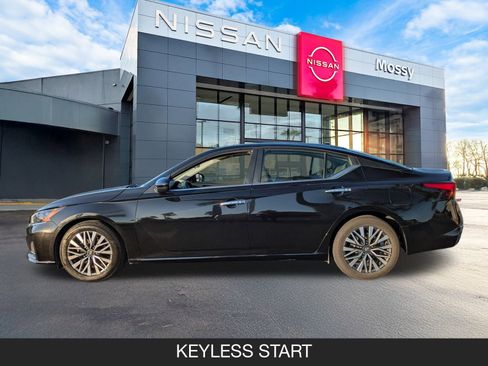 Certified 2023 Nissan Altima 2.5 SV image 9