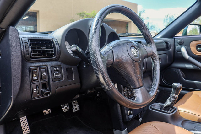 Used 2002 Toyota MR2 RWD image 75