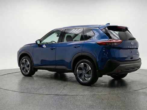 Used 2025 Nissan Rogue SV image 6
