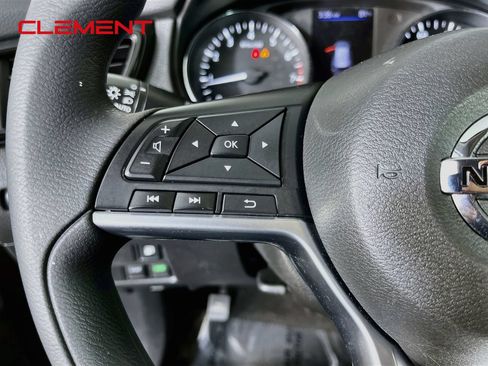 Used 2020 Nissan Rogue S FWD image 15