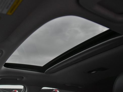 Used 2021 Hyundai Kona Limited FWD image 34