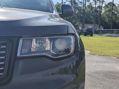 Used 2019 Jeep Grand Cherokee Altitude RWD image 10