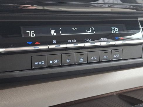 Used 2022 Toyota Sienna LE image 14