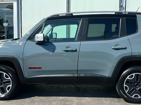 Used 2015 Jeep Renegade Trailhawk w/ Cold Weather Group image 2