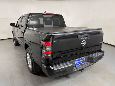 Used 2022 Nissan Frontier SV w/ SV Premium Package RWD image 6