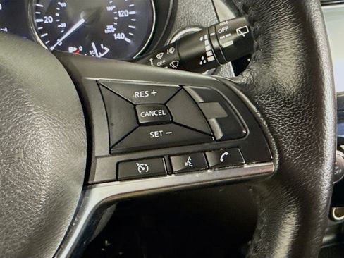 Used 2019 Nissan Rogue SV image 15