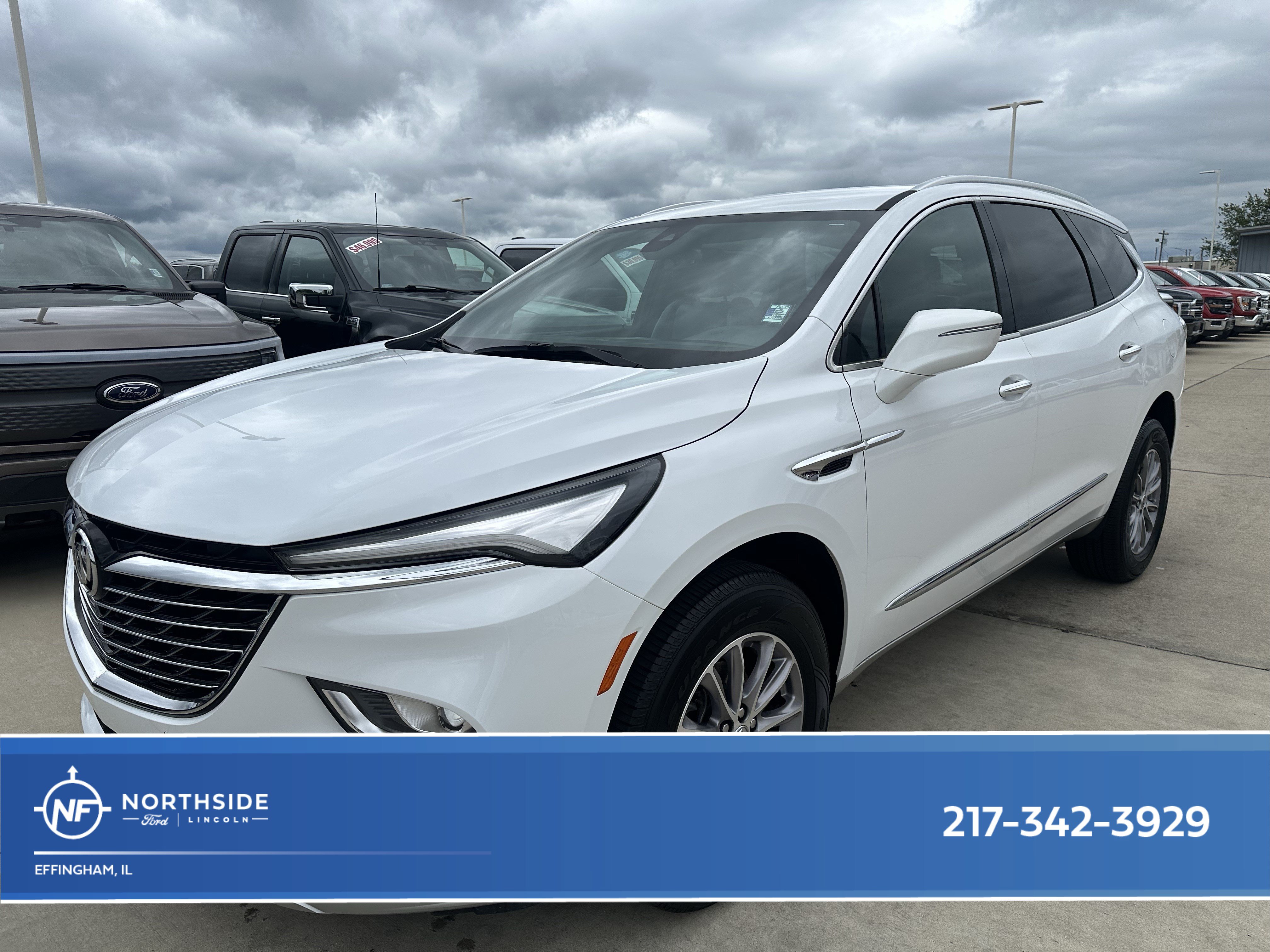 Used 2024 Buick Enclave Essence FWD image 1