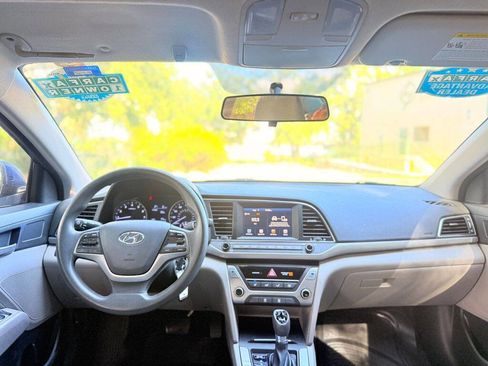 Used 2017 Hyundai Elantra SE FWD image 13