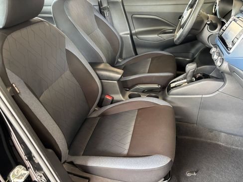 Used 2025 Nissan Versa SV FWD image 35
