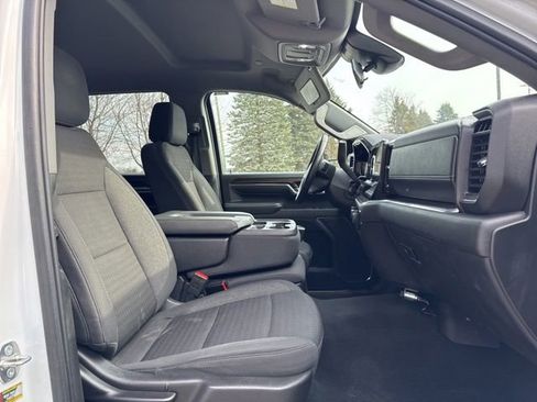 Used 2024 Chevrolet Silverado 2500 LT w/ Convenience Package image 26