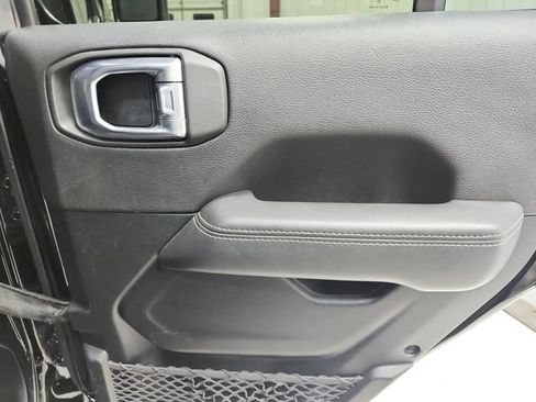 Used 2021 Jeep Wrangler Unlimited Sahara w/ Cold Weather Group AWD/4WD image 42