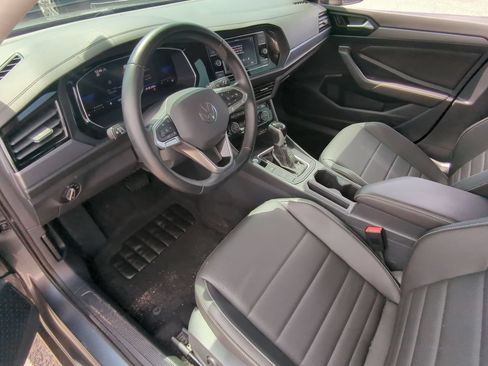 Used 2023 Volkswagen Jetta SE w/ Panoramic Sunroof Package FWD image 17