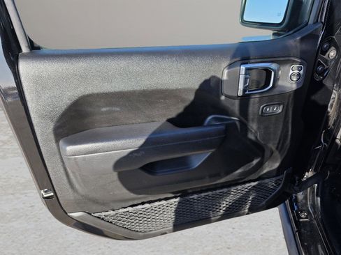 Used 2025 Jeep Wrangler Unlimited Rubicon 4xe w/ Convenience Group image 32