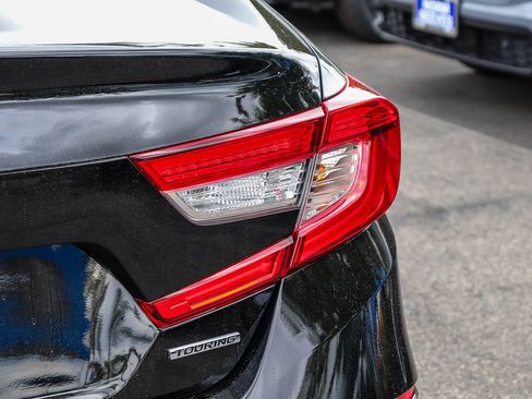 Certified 2018 Honda Accord Touring image 8