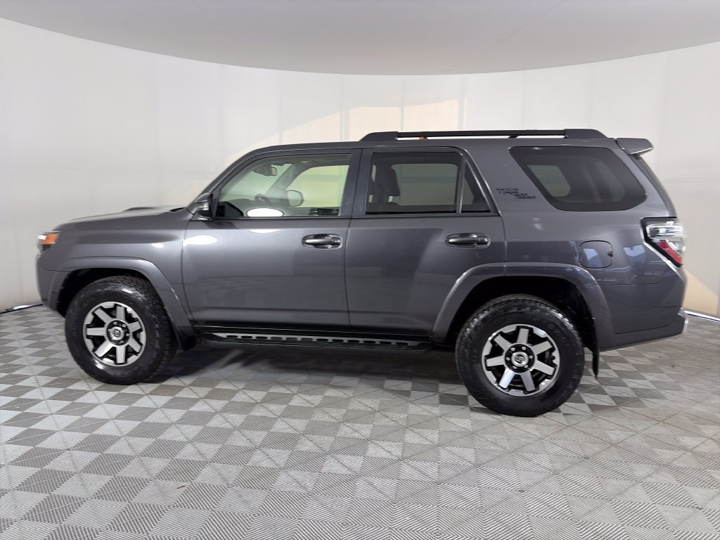 Used 2020 Toyota 4Runner TRD Off-Road Premium w/ Moonroof Package AWD/4WD image 4