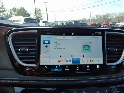 New 2026 Chrysler Pacifica Select image 15