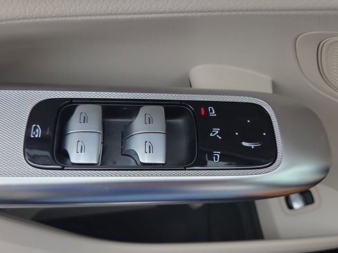 Used 2026 Mercedes-Benz GLC 300 image 35