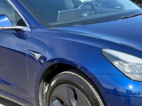 Used 2018 Tesla Model 3 Long Range RWD image 11
