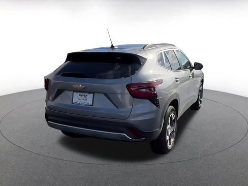 Used 2025 Chevrolet Trax LT image 24