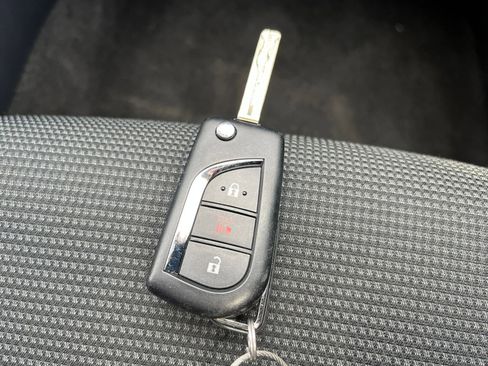 Used 2025 Toyota RAV4 LE image 22