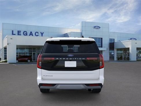 New 2026 Ford Expedition Platinum w/ Driver's Package AWD/4WD image 5