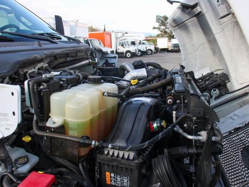 Used 2019 Ford F750 2WD Regular Cab Super Duty image 23
