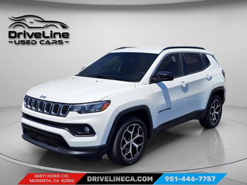 Used 2024 Jeep Compass Latitude AWD/4WD image 1