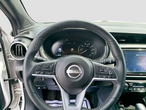 Used 2023 Nissan Kicks SR w/ SR Premium Package FWD image 13
