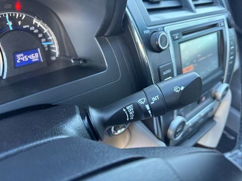Used 2012 Toyota Camry XLE image 19