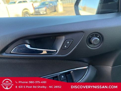 Used 2017 Chevrolet Cruze LT image 13