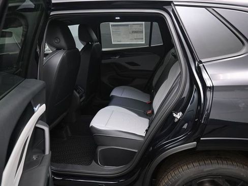 New 2026 Volkswagen Tiguan SE R-Line image 11