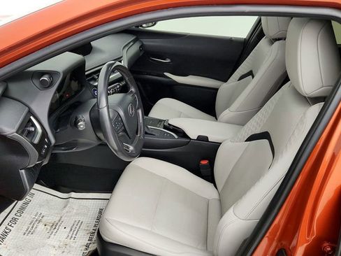 Used 2019 Lexus UX 250h w/ Premium Package image 22