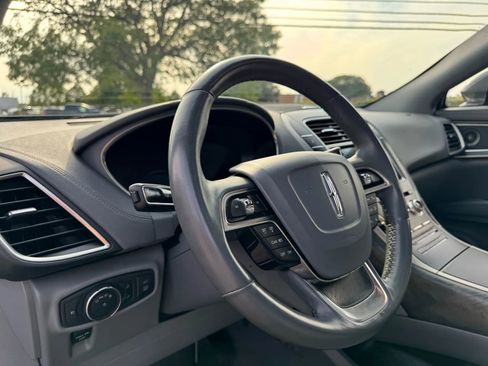 Used 2019 Lincoln Nautilus Reserve image 19