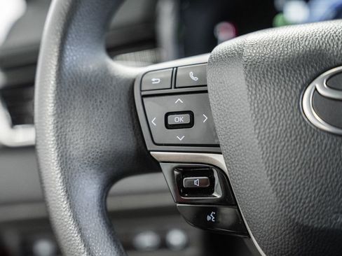 Used 2025 Toyota Camry LE FWD image 28